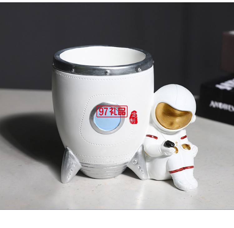 創意時尚北歐宇航員筆筒多功能桌面收納盒可愛兒童卡通太空人擺件