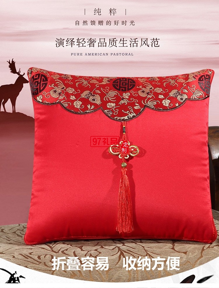 紅色中國(guó)結(jié)抱枕被經(jīng)典喜慶抱枕保險(xiǎn)珠寶禮品兩用靠枕被 中國(guó)風(fēng)-大紅 抱枕